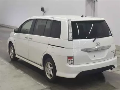 Toyota ISIS