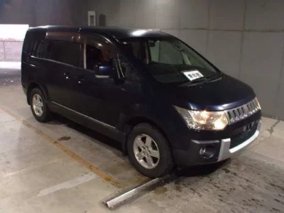 Mitsubishi DELICA D5