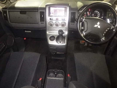 Mitsubishi DELICA D5
