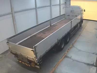 Isuzu TRUCK