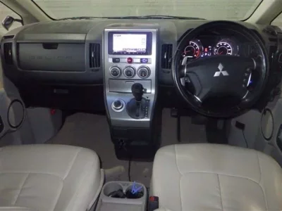 Mitsubishi DELICA D5