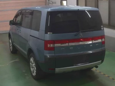 Mitsubishi DELICA D5