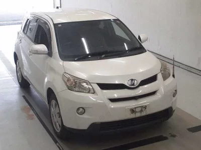 Toyota IST