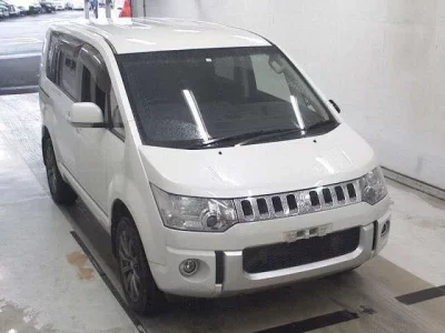 Mitsubishi DELICA D5
