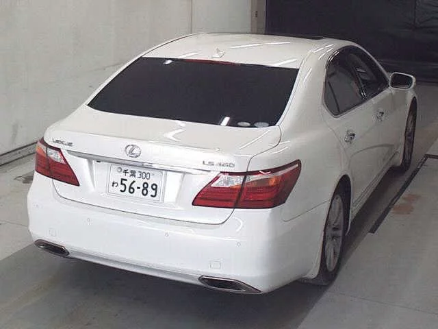 Lexus LS