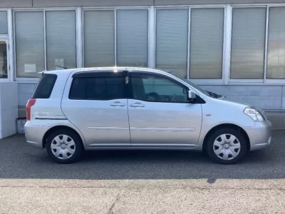 Toyota RAUM