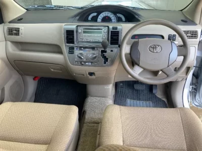 Toyota RAUM