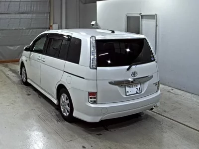 Toyota ISIS