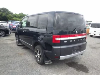 Mitsubishi DELICA D5