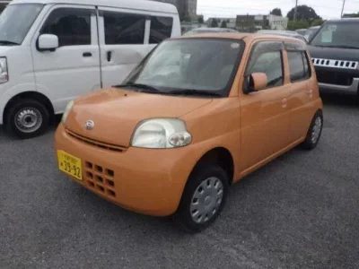 Daihatsu Esse
