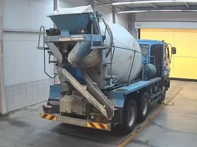 Isuzu TRUCK
