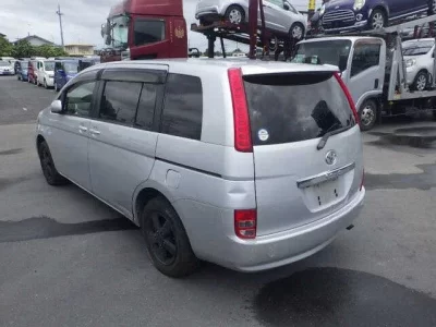 Toyota ISIS