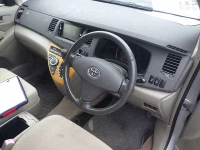 Toyota ISIS