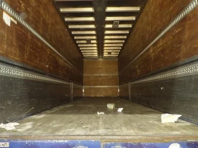 Isuzu TRUCK