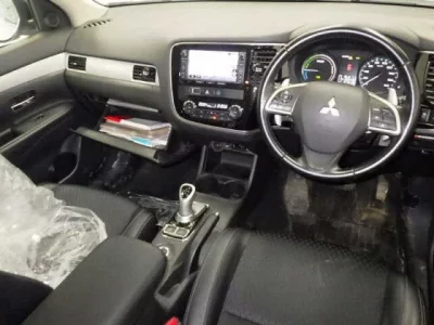 Mitsubishi OUTLANDER PHEV
