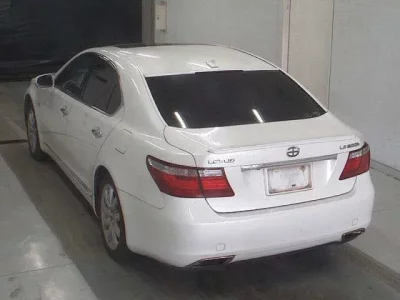 Lexus LS