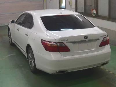 Lexus LS