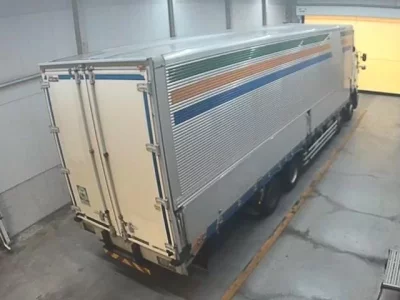 Hino TRUCK