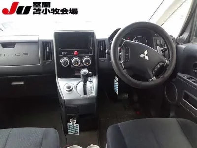 Mitsubishi DELICA D5