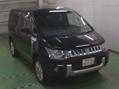 Mitsubishi DELICA D5
