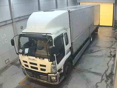 Isuzu TRUCK
