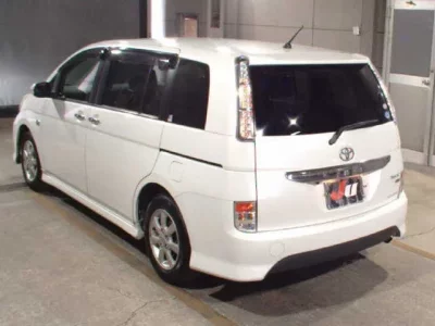 Toyota ISIS