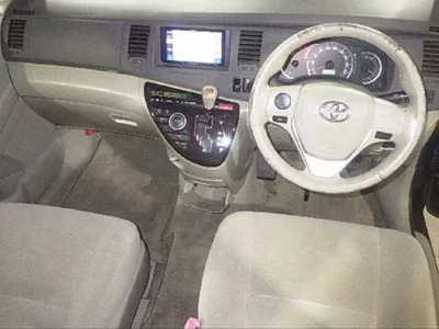 Toyota ISIS