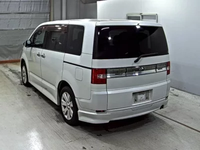 Mitsubishi DELICA D5