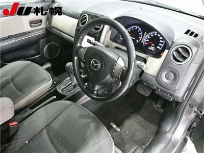Mazda VERISA