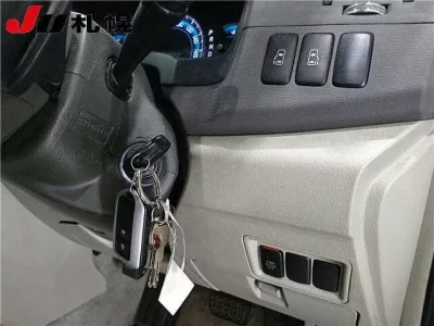 Toyota ISIS
