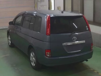 Toyota ISIS