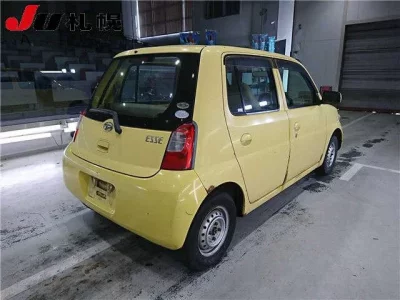 Daihatsu Esse