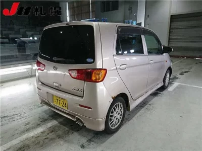 Daihatsu MAX