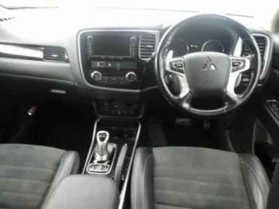 Mitsubishi OUTLANDER PHEV