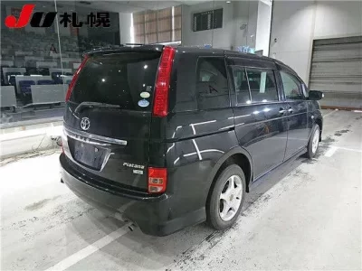 Toyota ISIS