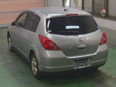 Nissan TIIDA