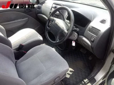 Toyota RAUM