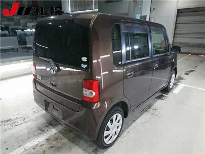 Toyota PIXIS SPACE