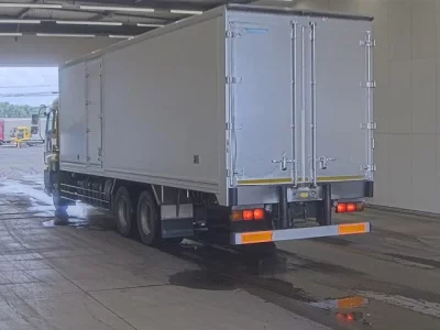 Isuzu GIGA