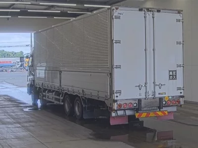 Isuzu GIGA