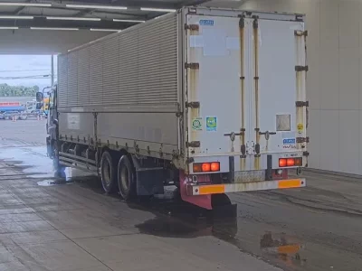 Isuzu GIGA