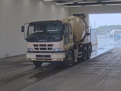 Isuzu GIGA