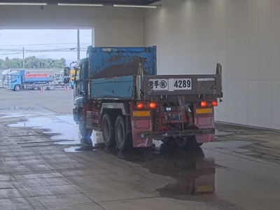 Isuzu GIGA