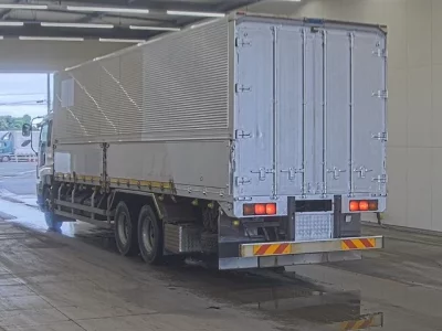 Isuzu GIGA