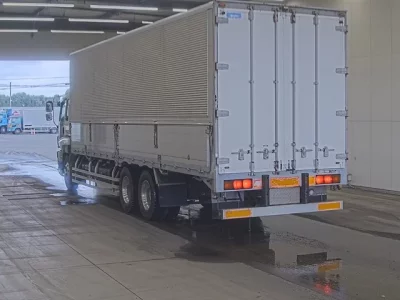 Isuzu GIGA