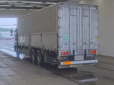 Isuzu GIGA