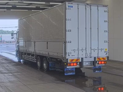 Isuzu GIGA