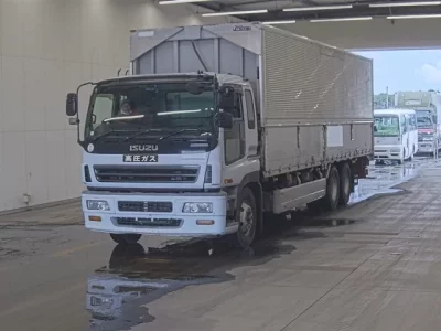 Isuzu GIGA