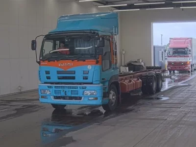 Isuzu GIGA