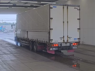 Isuzu GIGA